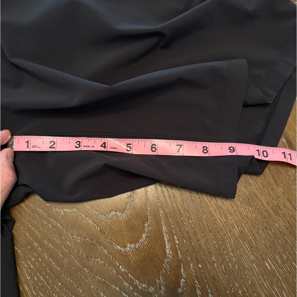 Perfect condition men’s medium black Lululemon athletic shorts no liners. 9” I.S - Picture 3 of 5